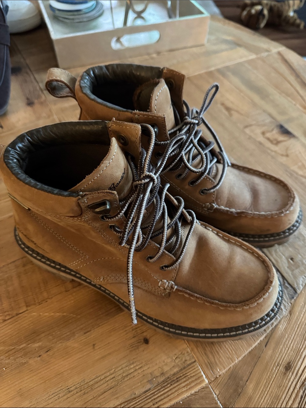 Eddie Bauer chukka boots size 8